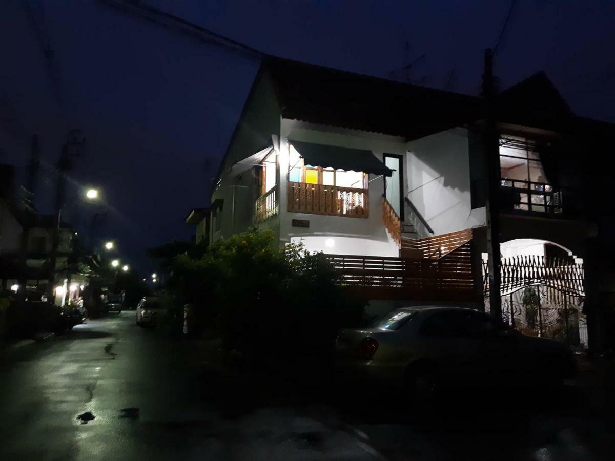 A & P House Apartment Bangkok Exterior photo